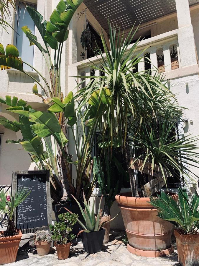 Hôtel Le Petit Castel Antibes Buitenkant foto