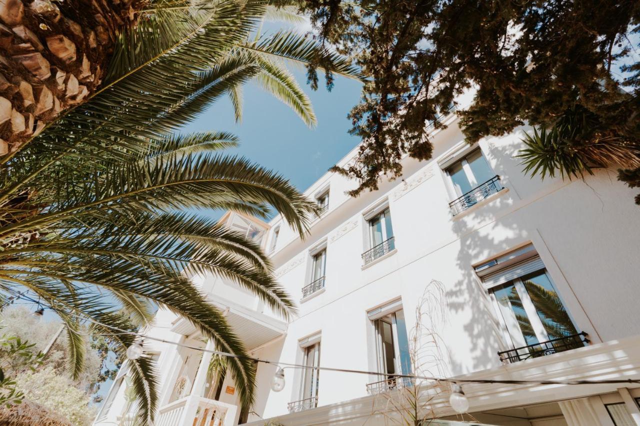Hôtel Le Petit Castel Antibes Buitenkant foto