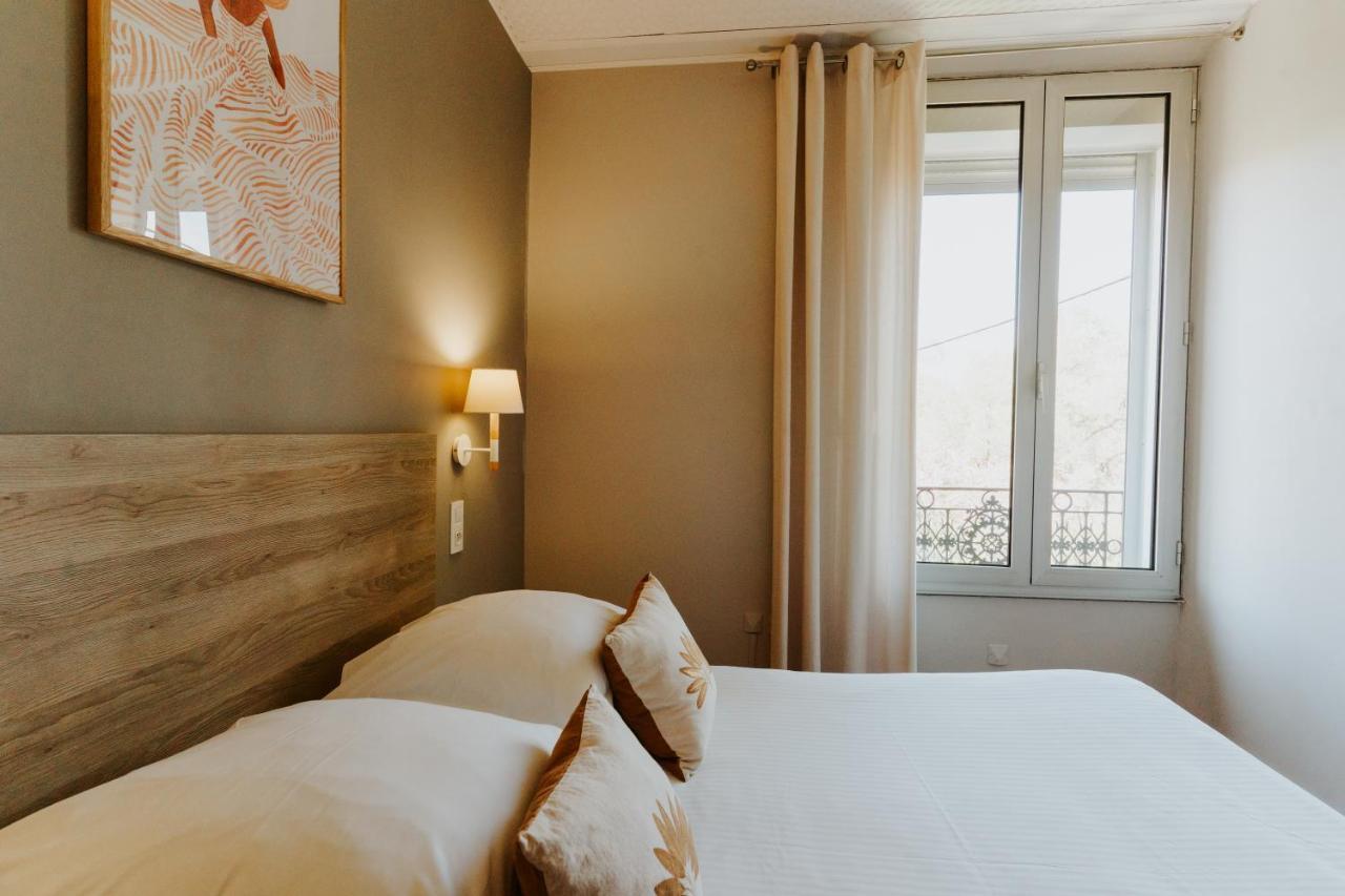 Hôtel Le Petit Castel Antibes Buitenkant foto