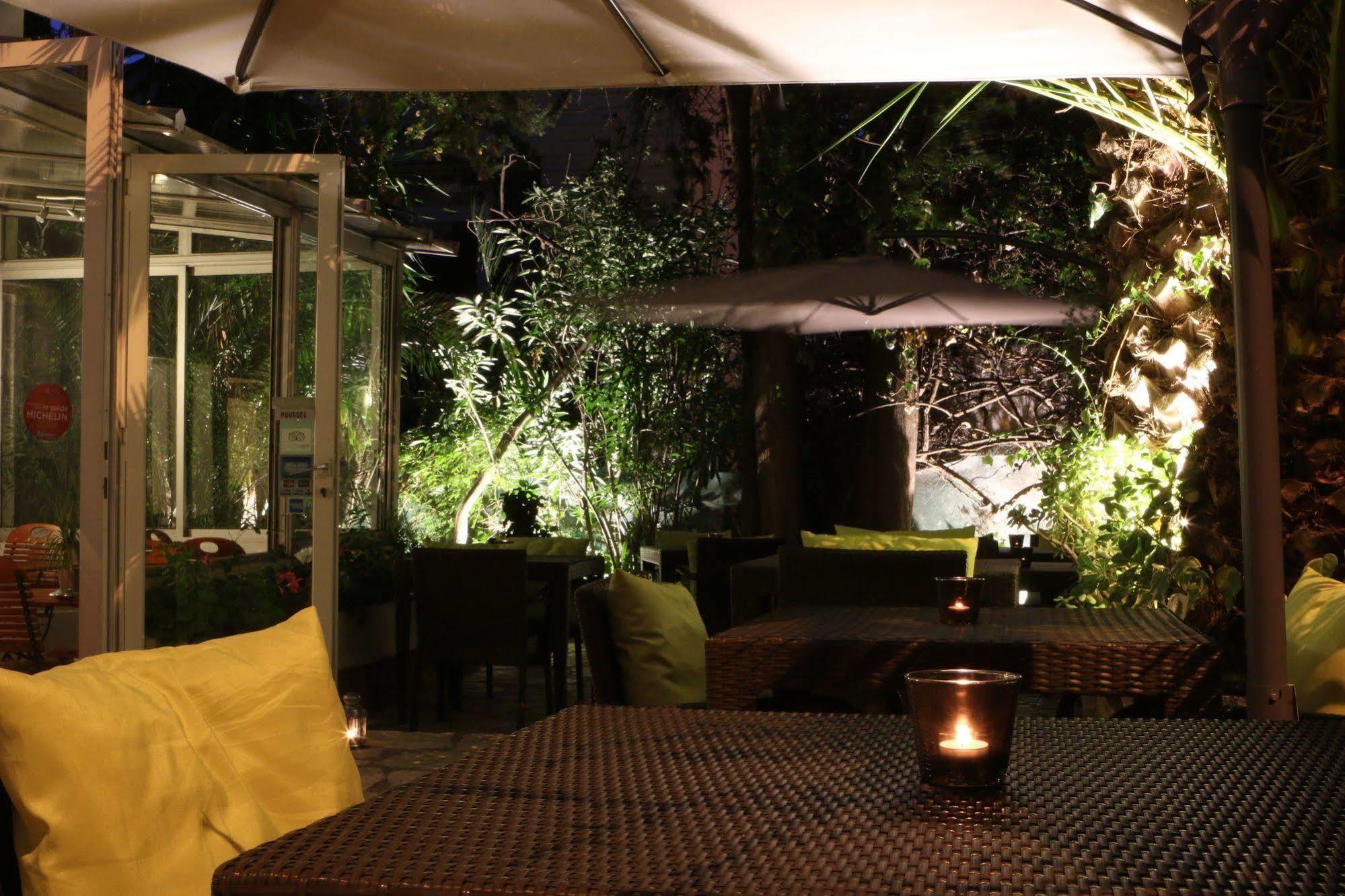 Hôtel Le Petit Castel Antibes Buitenkant foto